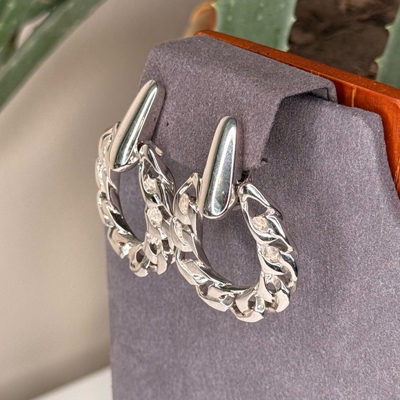 Vintage Crown Trifari Silver-Tone Chain Link Hoop Clip-On Earrings Style 3048 - Picture 2 of 9